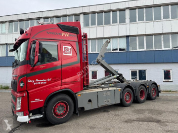 شاحنة ناقلة حاويات متعددة الأغراض Volvo