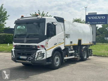 Камион каналопочистваща машина Volvo