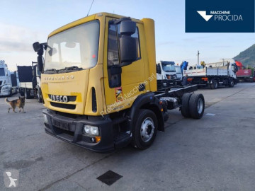 Camión trilateral Iveco