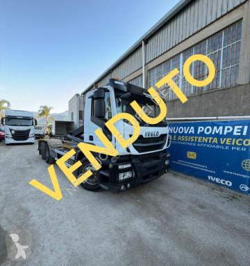 Камион мултилифт с кука Iveco
