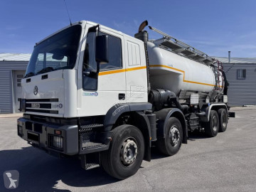 Камион цистерна за вода Iveco