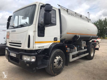 شاحنة صهريج محروقات Iveco