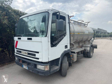 Камион цистерна за превоз на храни Iveco