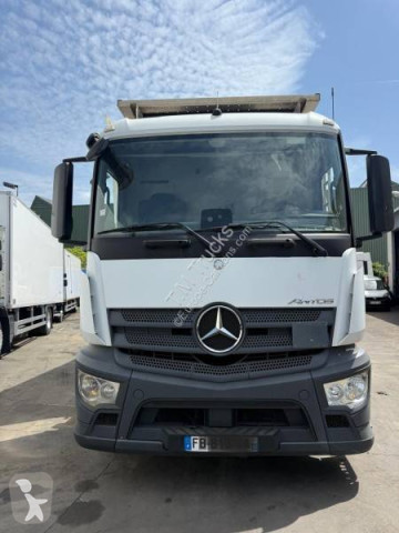 Lastbil kylskåp Mercedes