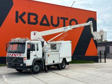 Камион вишка Volvo