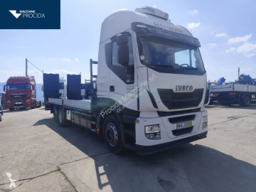 Камион превоз на строителна техника Iveco