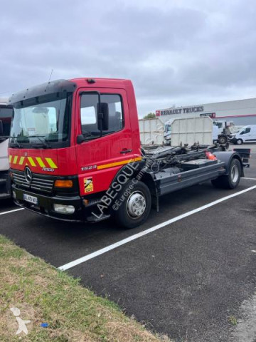 Camion Mercedes Atego 1523