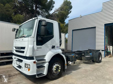 Camión chasis Iveco