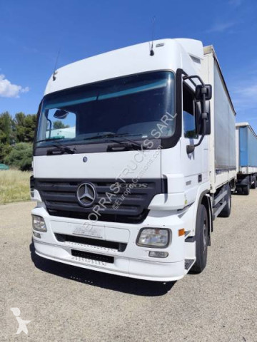Camião furgão Mercedes