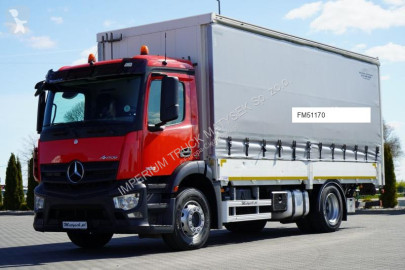 Камион подвижни завеси Mercedes