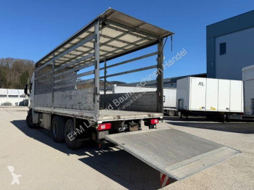 Iveco tautliner truck