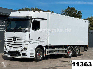 Camion fourgon Mercedes