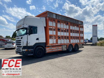 Camión para ganado bovino Scania
