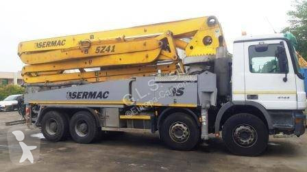 Kamion beton čerpadlo na beton Mercedes