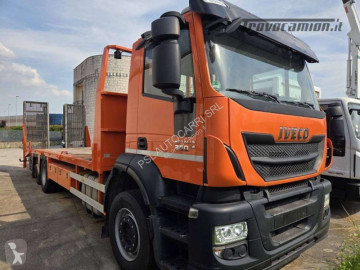 Nosič strojů Iveco