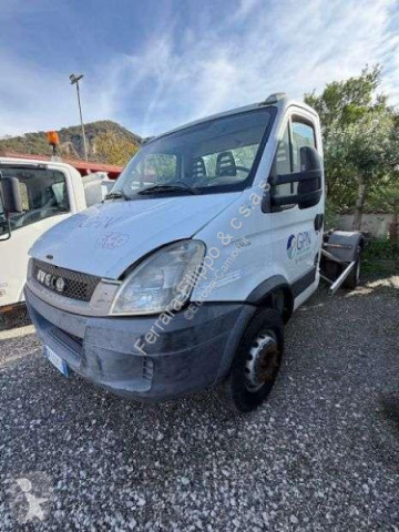 Camión chasis Iveco