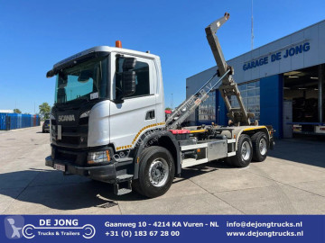 شاحنة ناقلة حاويات متعددة الأغراض Scania