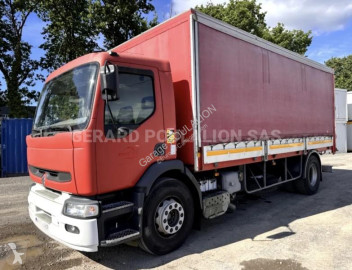 شاحنة مغطاة Renault
