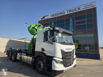 Камион Iveco X-WAY