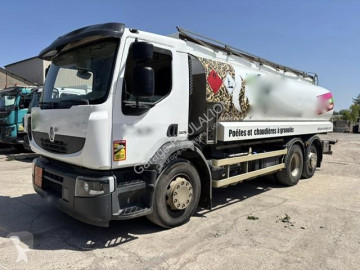 Камион цистерна петролни продукти Renault