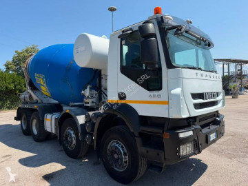 Camión hormigón cuba / mezclador Iveco