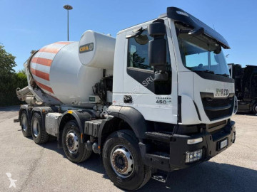 Camión hormigón cuba / mezclador Iveco