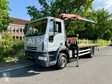 Camión grúa caja abierta Iveco