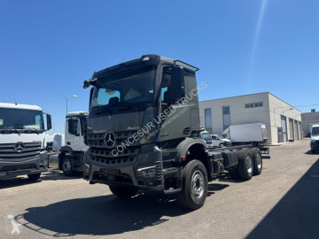 Camión chasis Mercedes nuevo