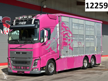 Камион ремарке за превоз на коне Volvo