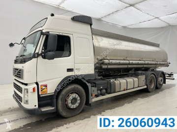 Камион цистерна Volvo