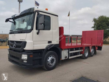 Nosič strojů Mercedes Actros 2541