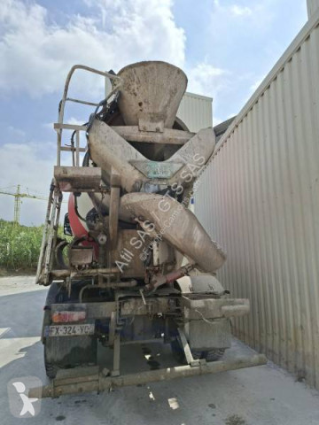 Kamion beton frézovací stroj / míchačka Iveco