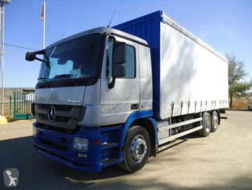 Camión tautliner (lonas correderas) Mercedes