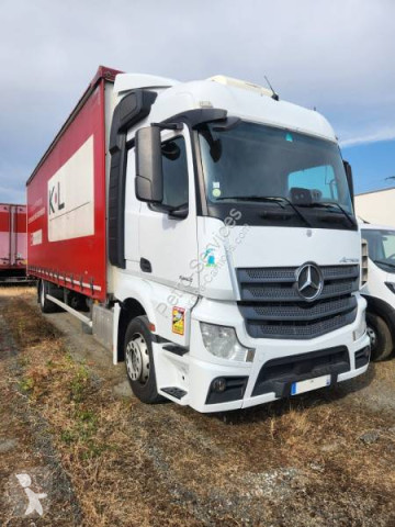 Камион подвижни завеси Mercedes