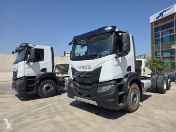 Камион Iveco X-WAY