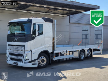 Camión portacoches Volvo nuevo
