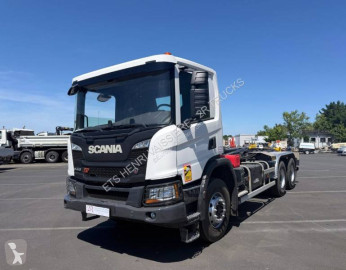 شاحنة ناقلة حاويات متعددة الأغراض Scania