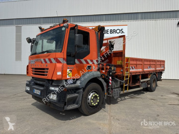 Camión plataforma caja abierta Iveco