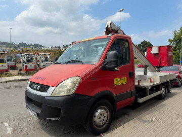 Камион вишка Iveco