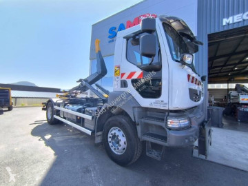 Renault hook arm system truck