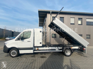 Camion tri-benne Mercedes
