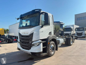 Camión chasis Iveco nuevo