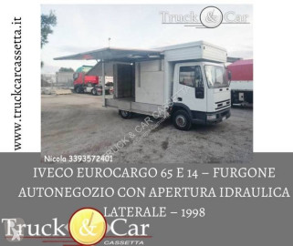 Camión tienda Iveco