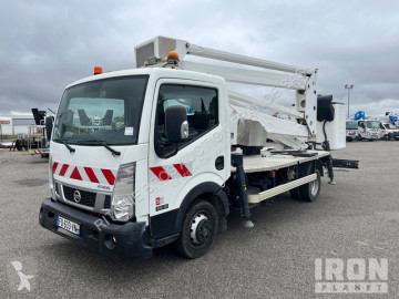 Camión plataforma elevadora Nissan