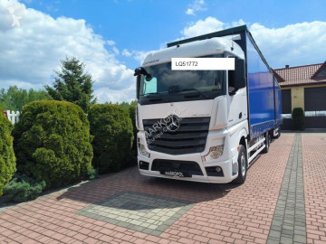 Камион подвижни завеси Mercedes