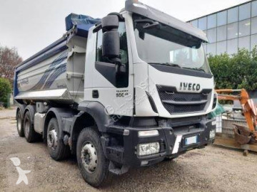 Камион самосвал Iveco
