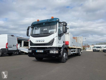 Nosič strojů Iveco