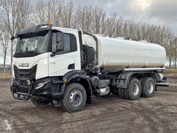 Camión cisterna Iveco nuevo