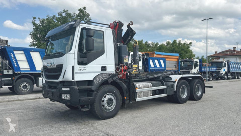 Камион Iveco Trakker 450 6x4