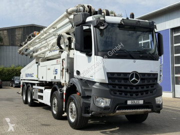 Kamion beton čerpadlo na beton Mercedes